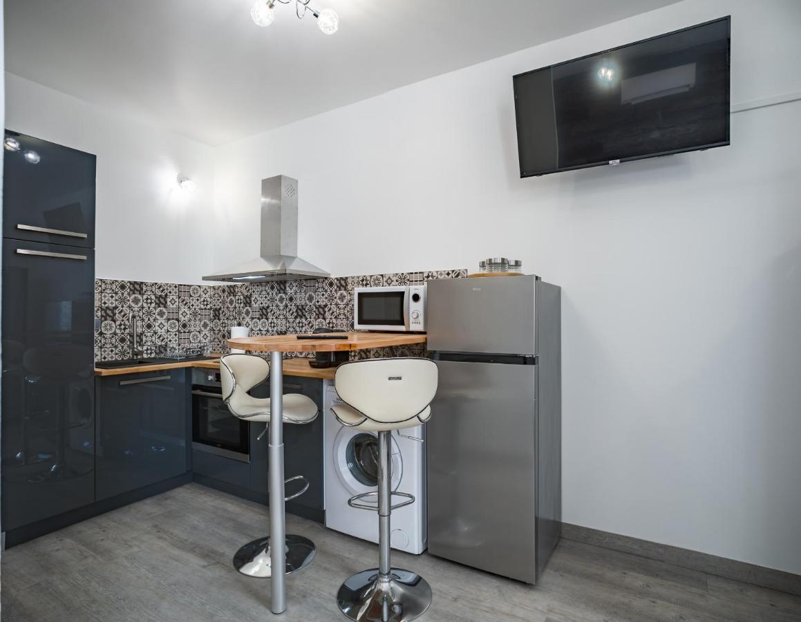 Studio Du Palais - Terrasse- Hypercentre Appartement Troyes Buitenkant foto